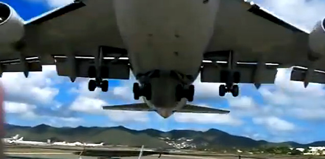 boeing-747-klm-heavy-takeoff-maho beach