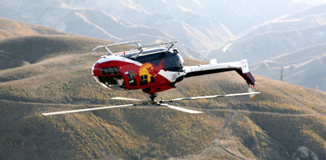 chuck-aaron-red-bull-helicopter-aerobatic