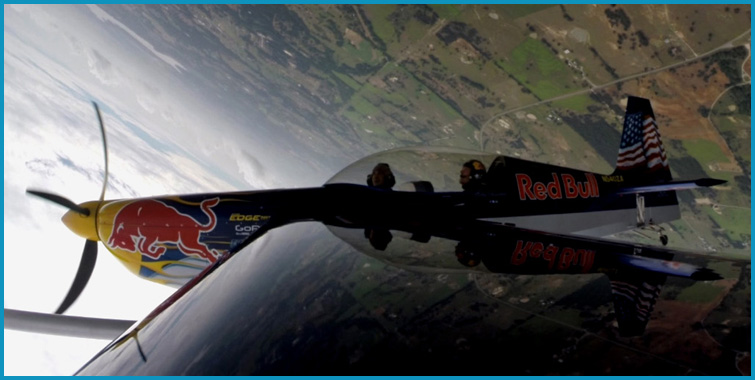 marc-hennes-red-bull-air-race-kirby-chambliss-aerobatic-edge-540t
